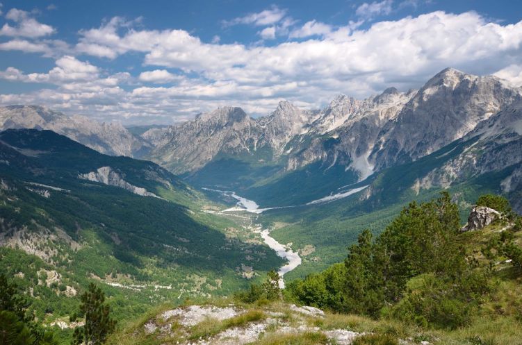 Vista dall'alto del Parco Naturale di Valbona