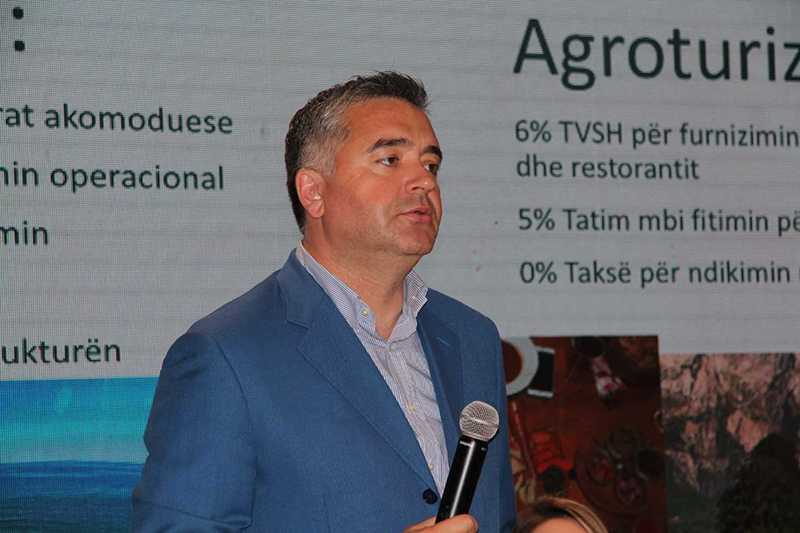 Ministro del Turismo in Albania Blendi Klosi